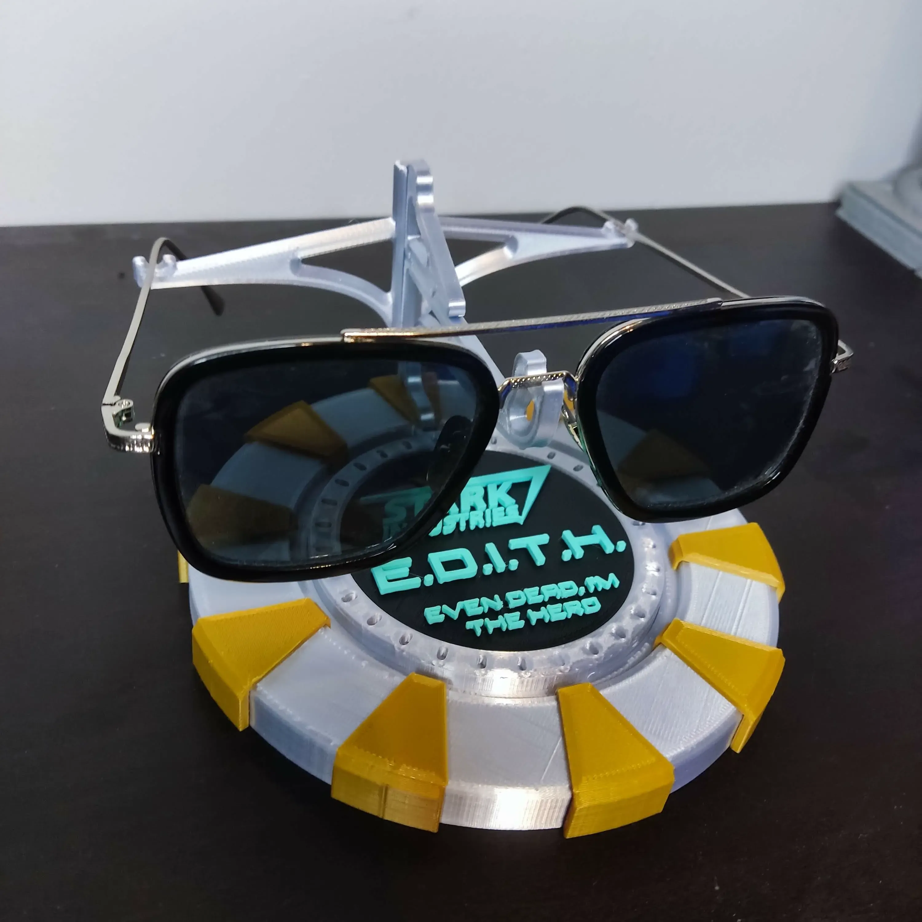 Iron Man Glasses Stand - Spider-Man: Far From Home