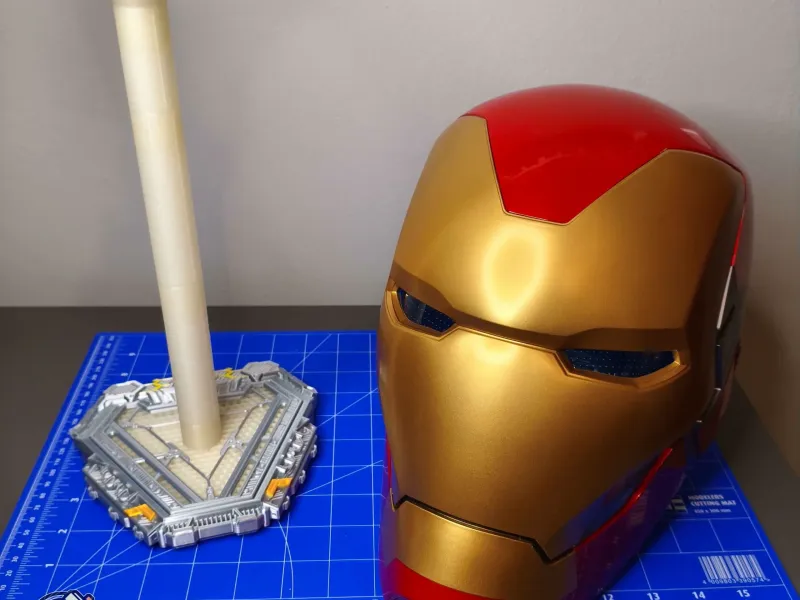 Nano ARC Iron Man Helmet Display Stand