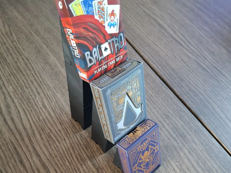 Supporto espositivo per carte da gioco