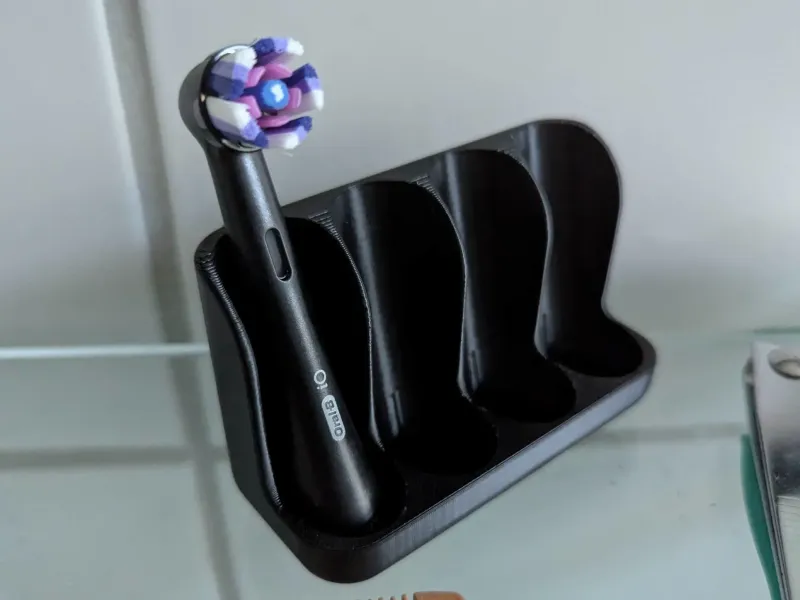 Brush holder for Oral-B iO
