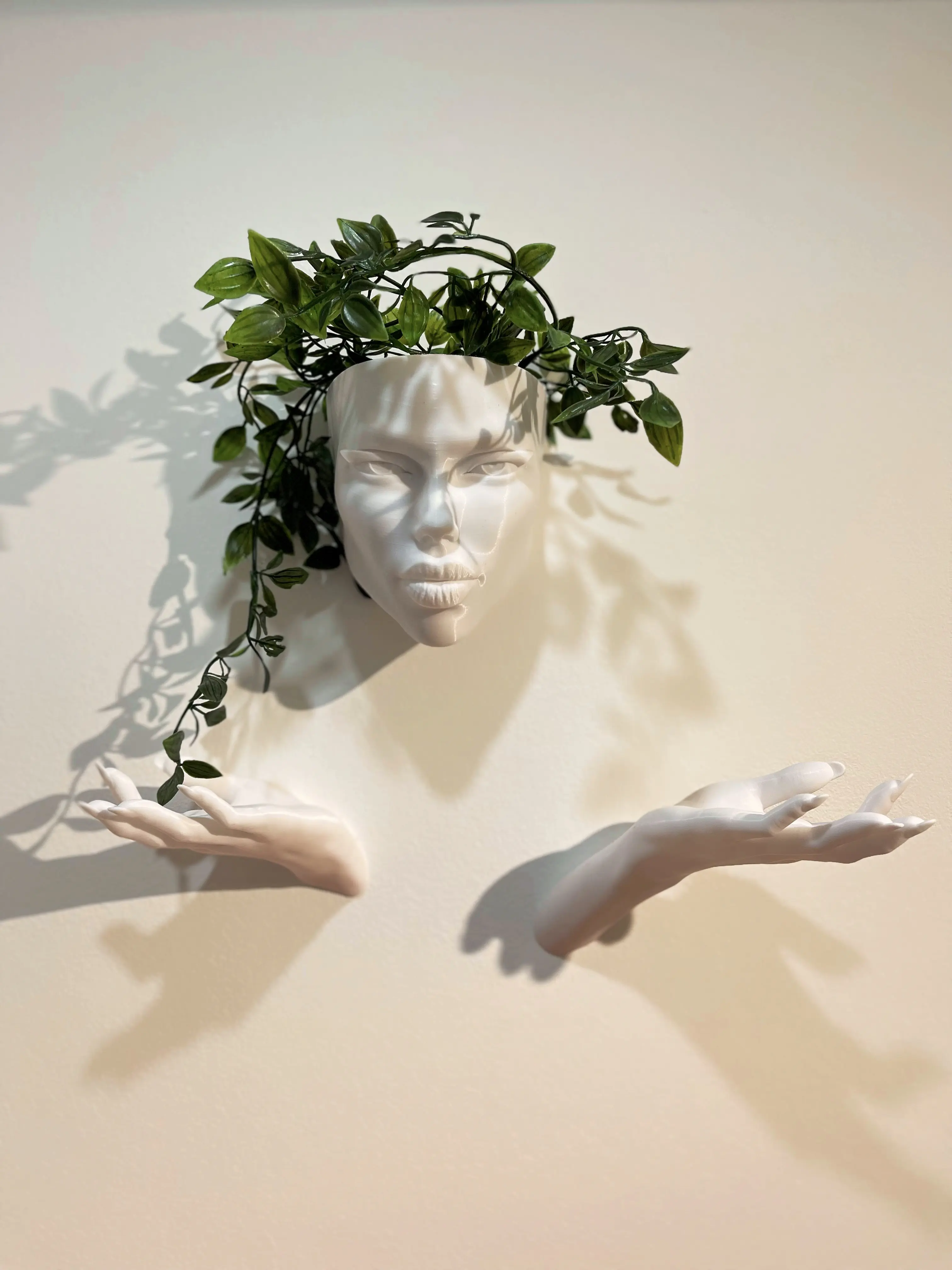 GIRL ON THE WALL PLANTER/HANGER