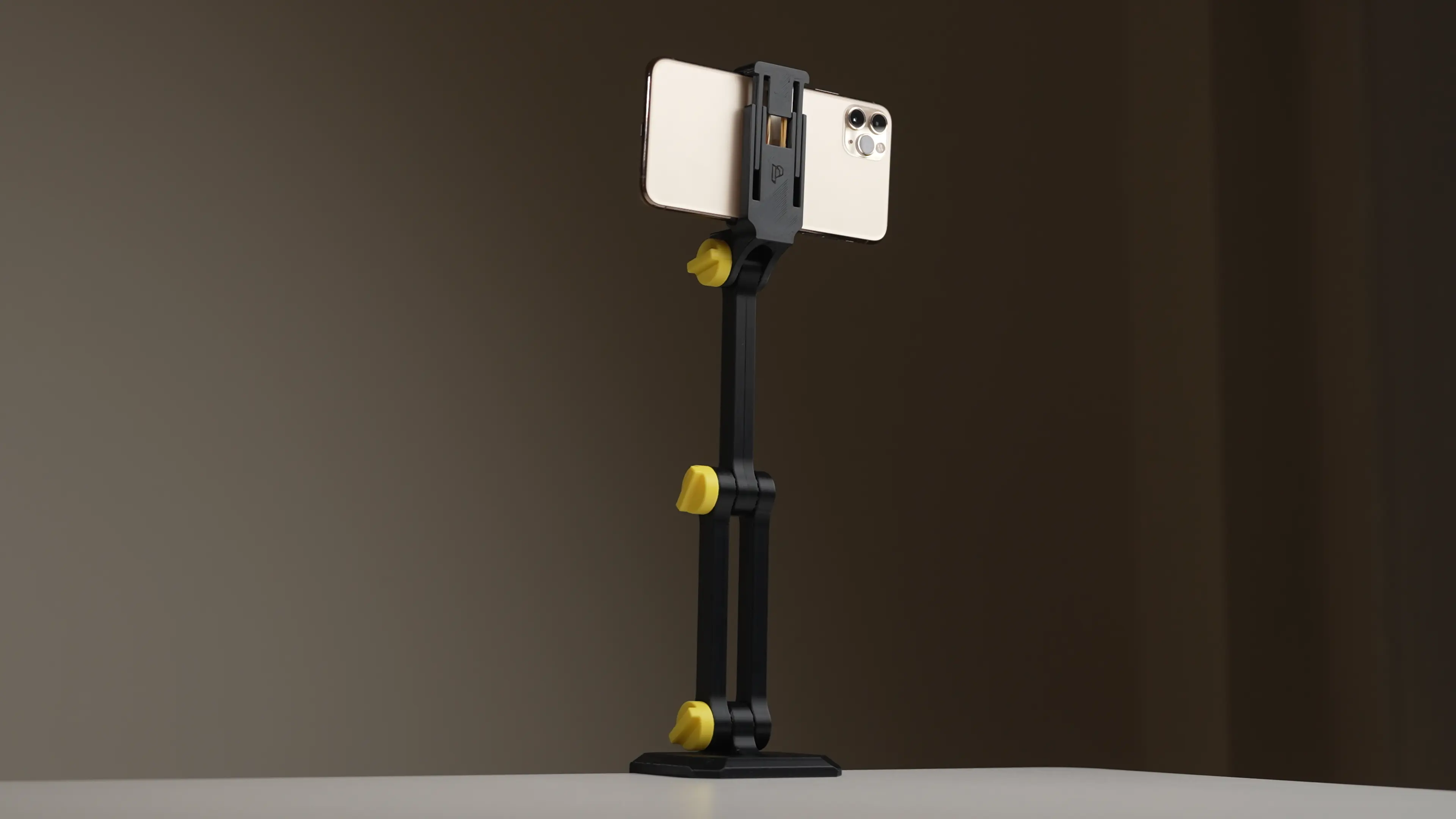 ELEGANT MINIMALIST TRIPOD FOR TABLE