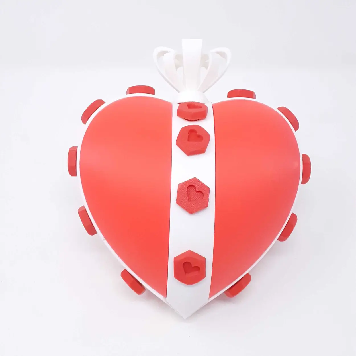 ANNOYING TORTURE HEART GIFT BOX WITH 19 BOLTS