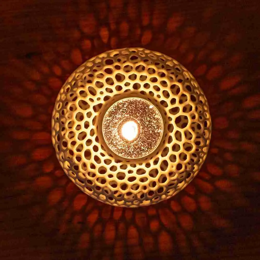 Voronoi donut candle holder