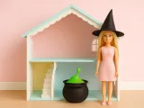 Magic cauldron figurine-2
