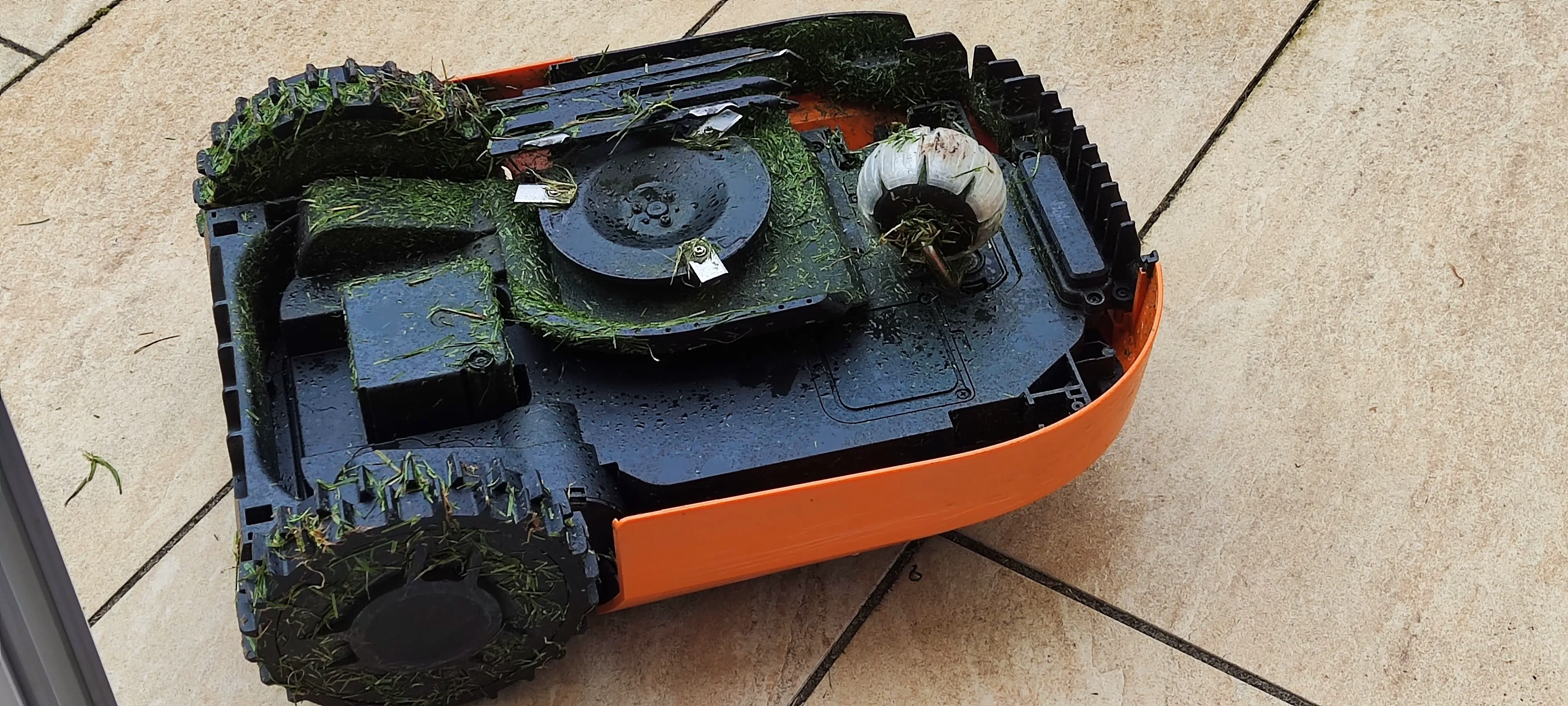 WORX Landroid M700Plus Mejora Rueda Delantera