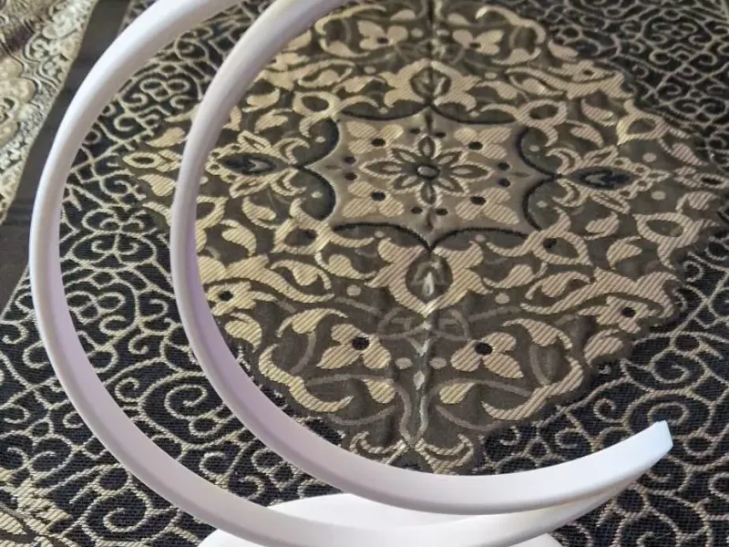 带底座的伊斯兰半月