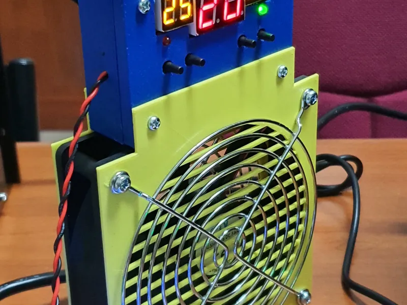 Fan with thermostat by Doc