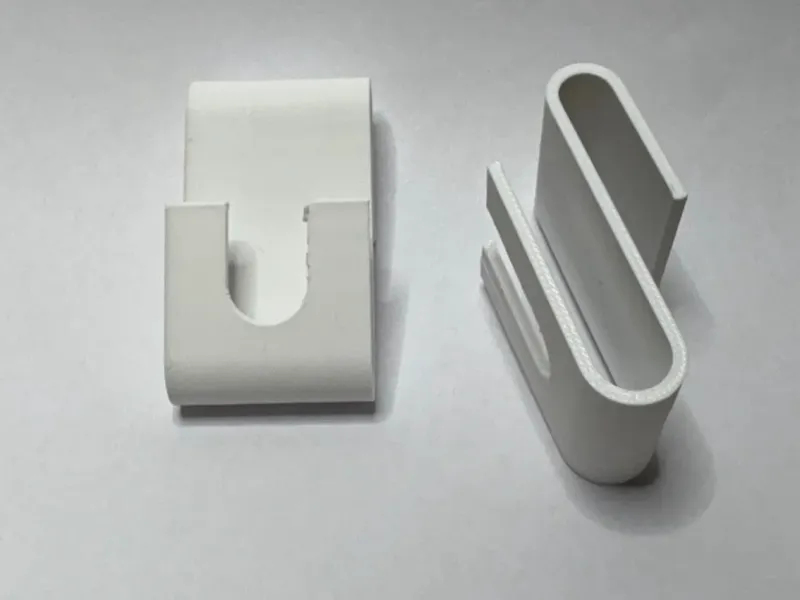 Halter für Duschablage