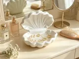 Shell-Shaped Jewelry Box-2