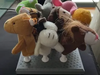 Finger_puppets_stand