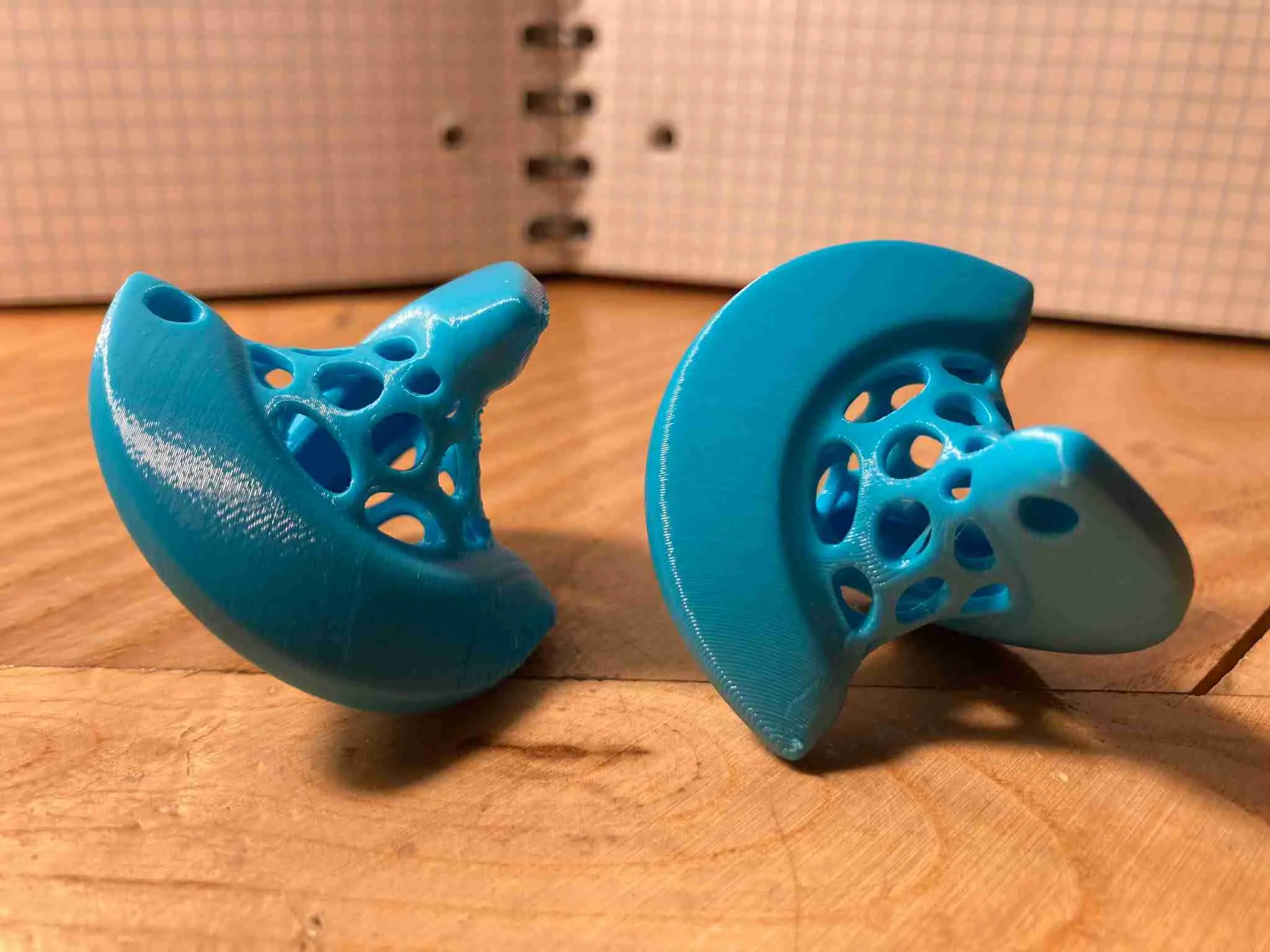 VORONOI KOLYE KÜPELER