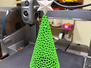 ARBOL DE NAVIDAD VORONOI