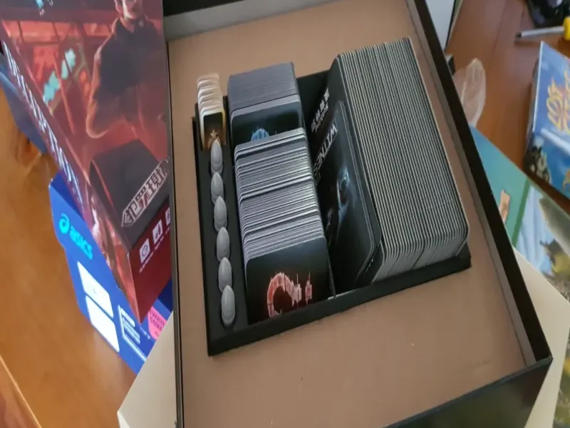 Deception Murder in Hong Kong box organiser insert