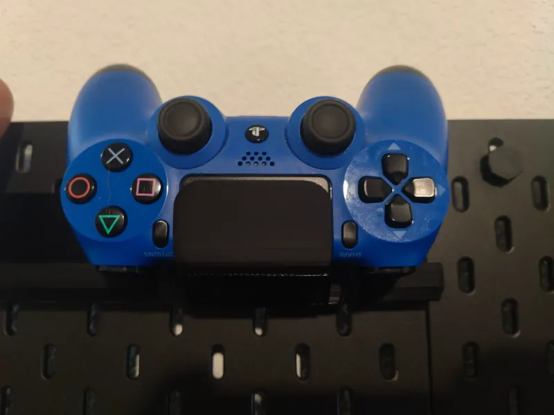 Держатель для геймпада DualShock 4 с зарядкой