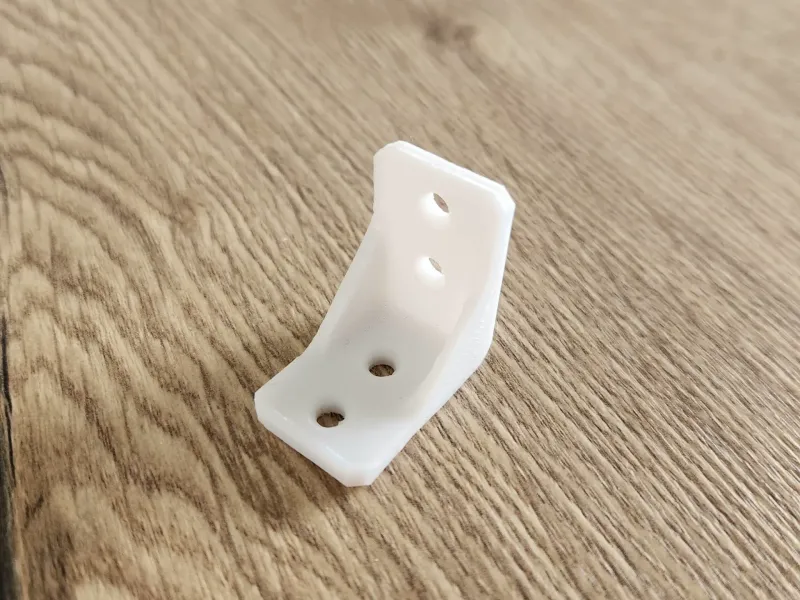 Equerre pour étagère