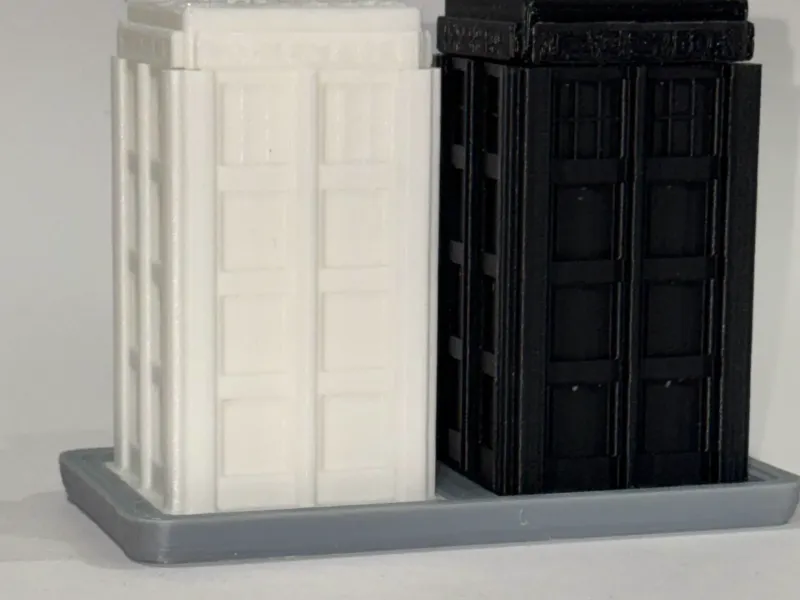 Dr Who Tardis - Salt and Pepper Shakers