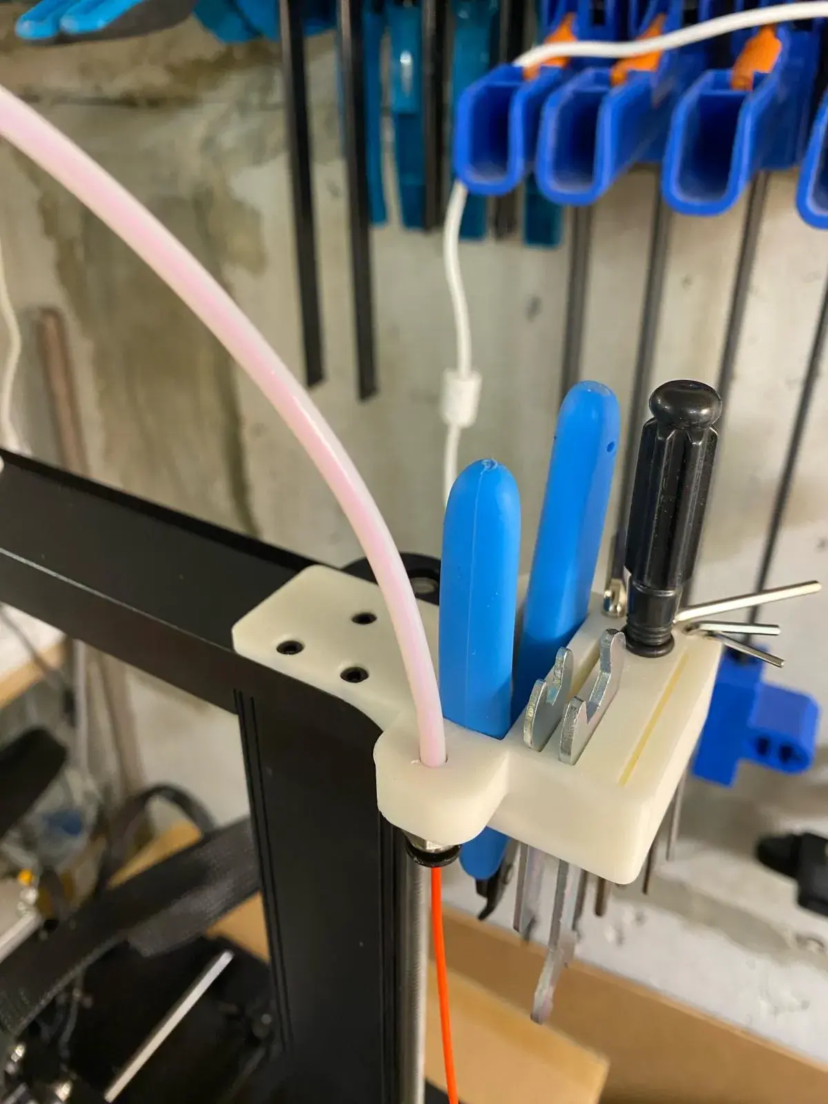 Ender V3 SE/KE Tool Holder with filament guide PC4-М10x1.5