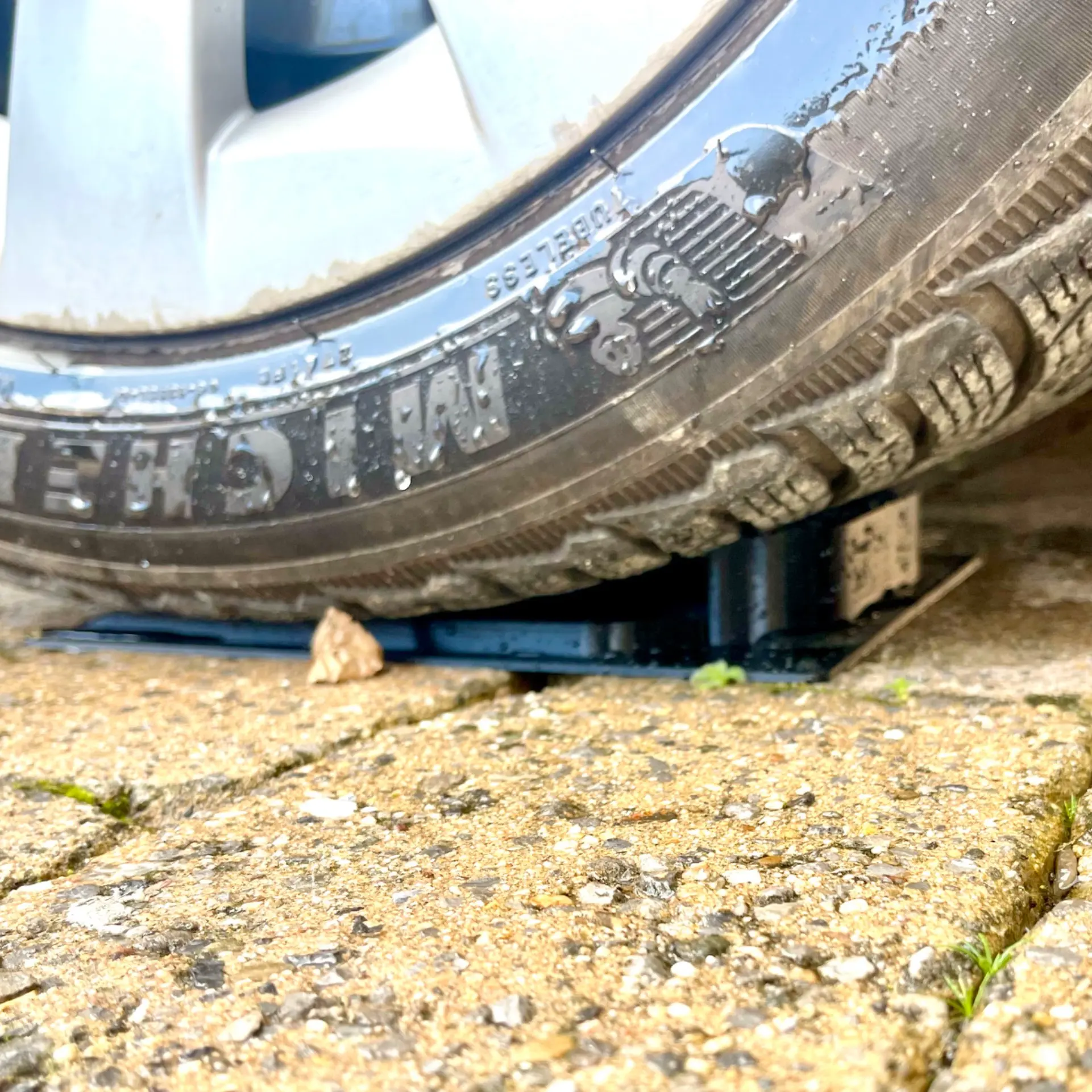 Tyre-Up - Easier Wheel Cleaning/Dressing & Hose Guide