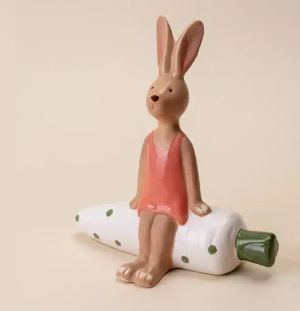 Bunny on Carrot Sculpture – Minimalism and Charm