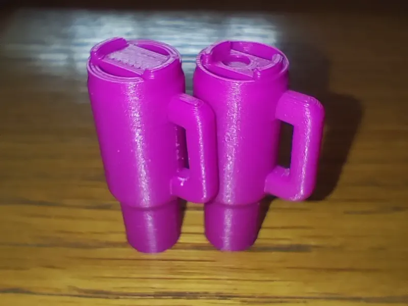 Taza Stanley como accesorio o llavero de Barbie