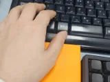 keyboard tray wrist rest-3