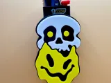 Smiley-Feuerzeug-Etui-1