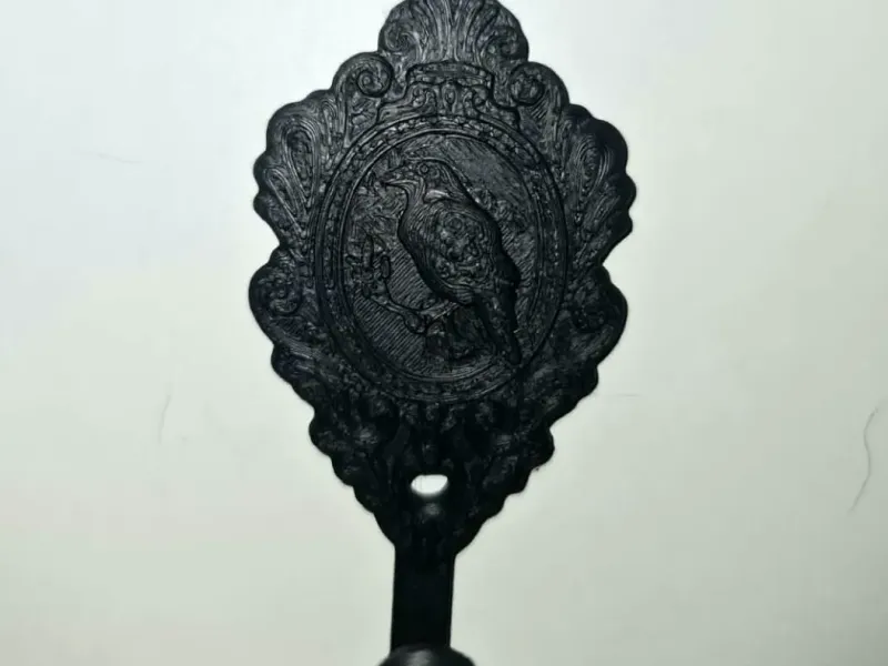 The Raven Claw