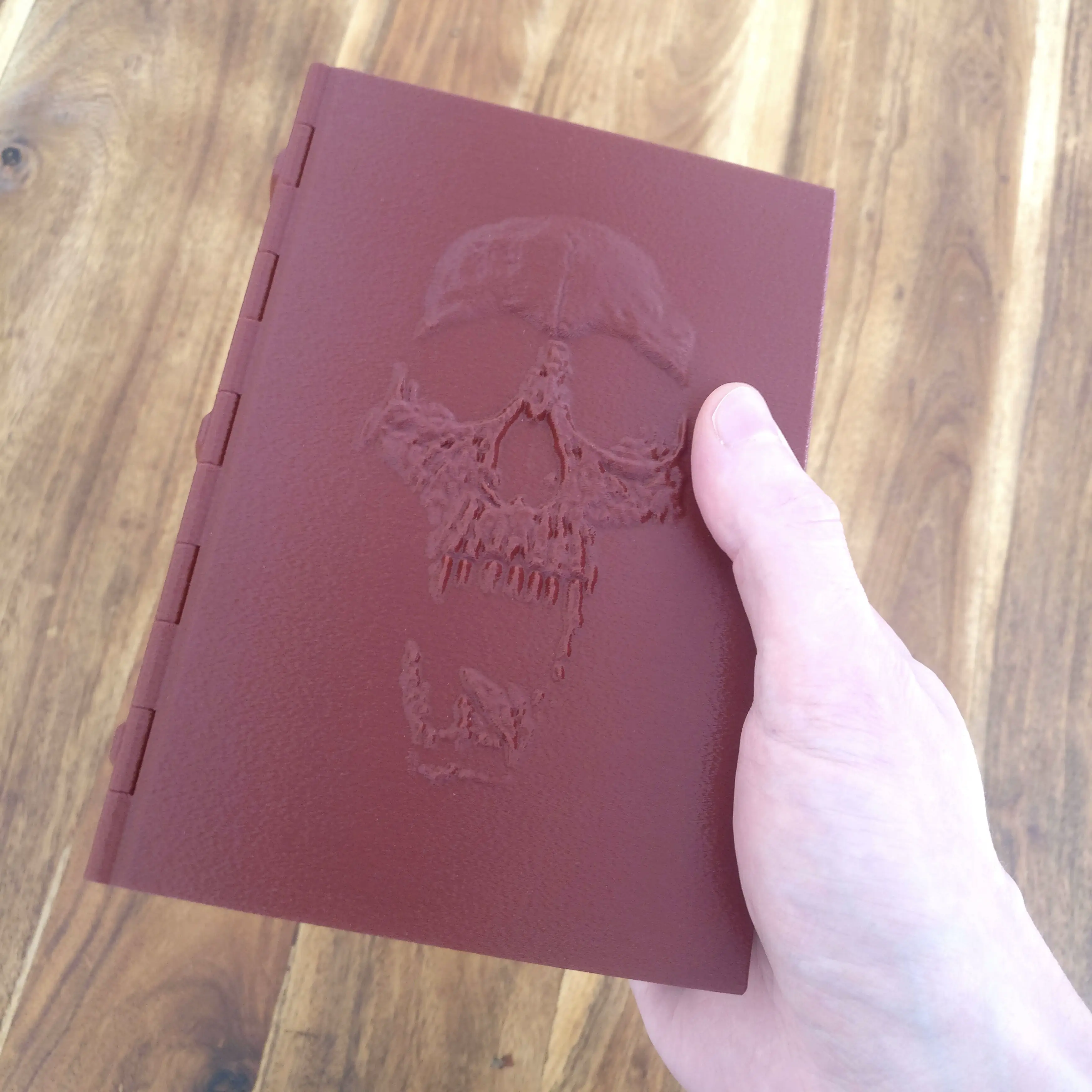 Skull Book for dice or candy - Snap close, no magnets needed