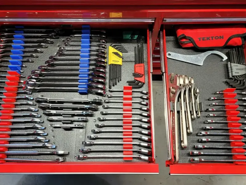 Organizzatore modulare di chiavi e utensili