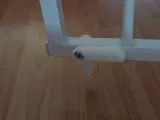 Child Safety Gate Opening Direction Lock-1