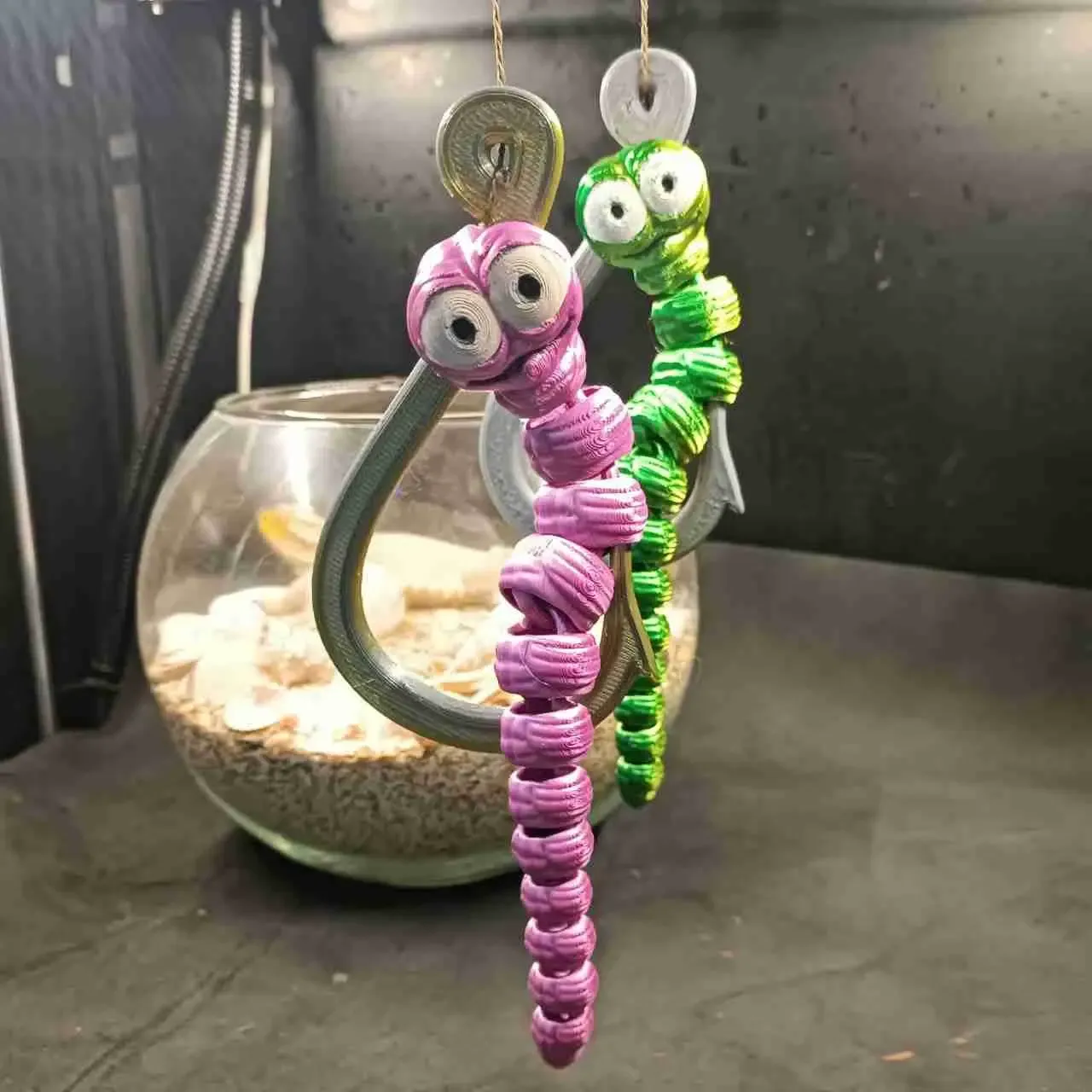 CUTE FLEXI PRINT-IN-PLACE WORM ON HOOK