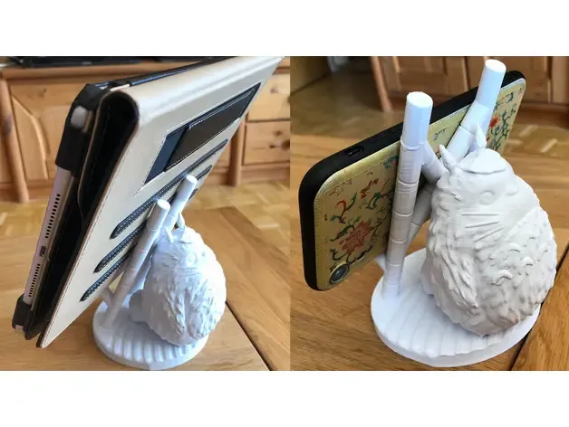 Totoro phone stand