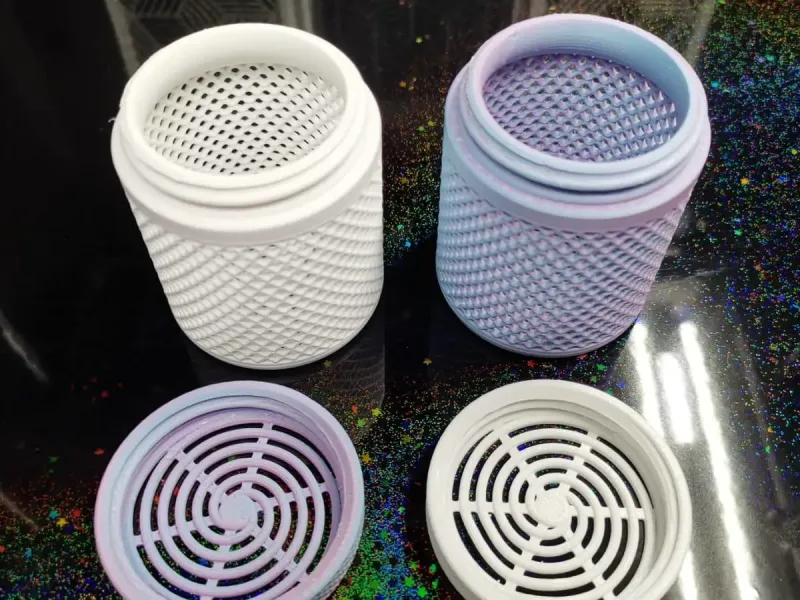 Conteneur cylindrique avec bouchon à vis pour dessiccant de silice