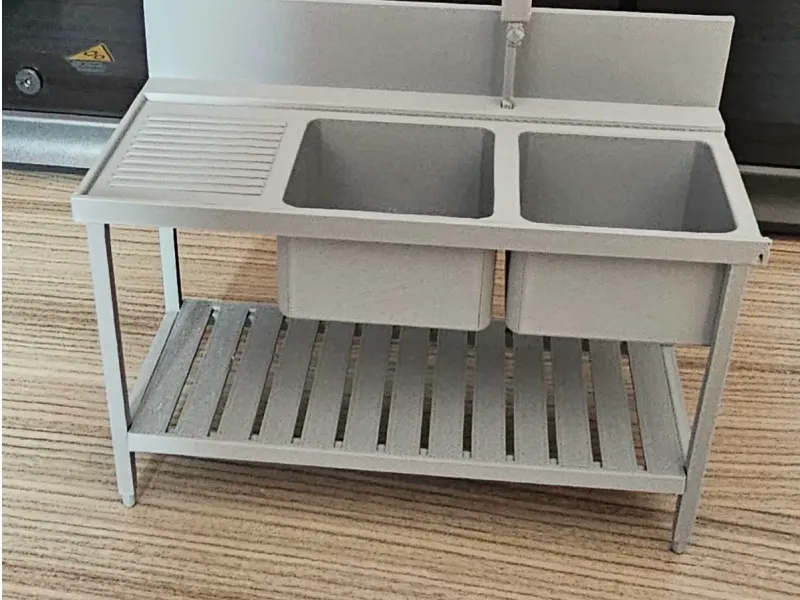 Doppelspühlbecken mit Galgenbrause