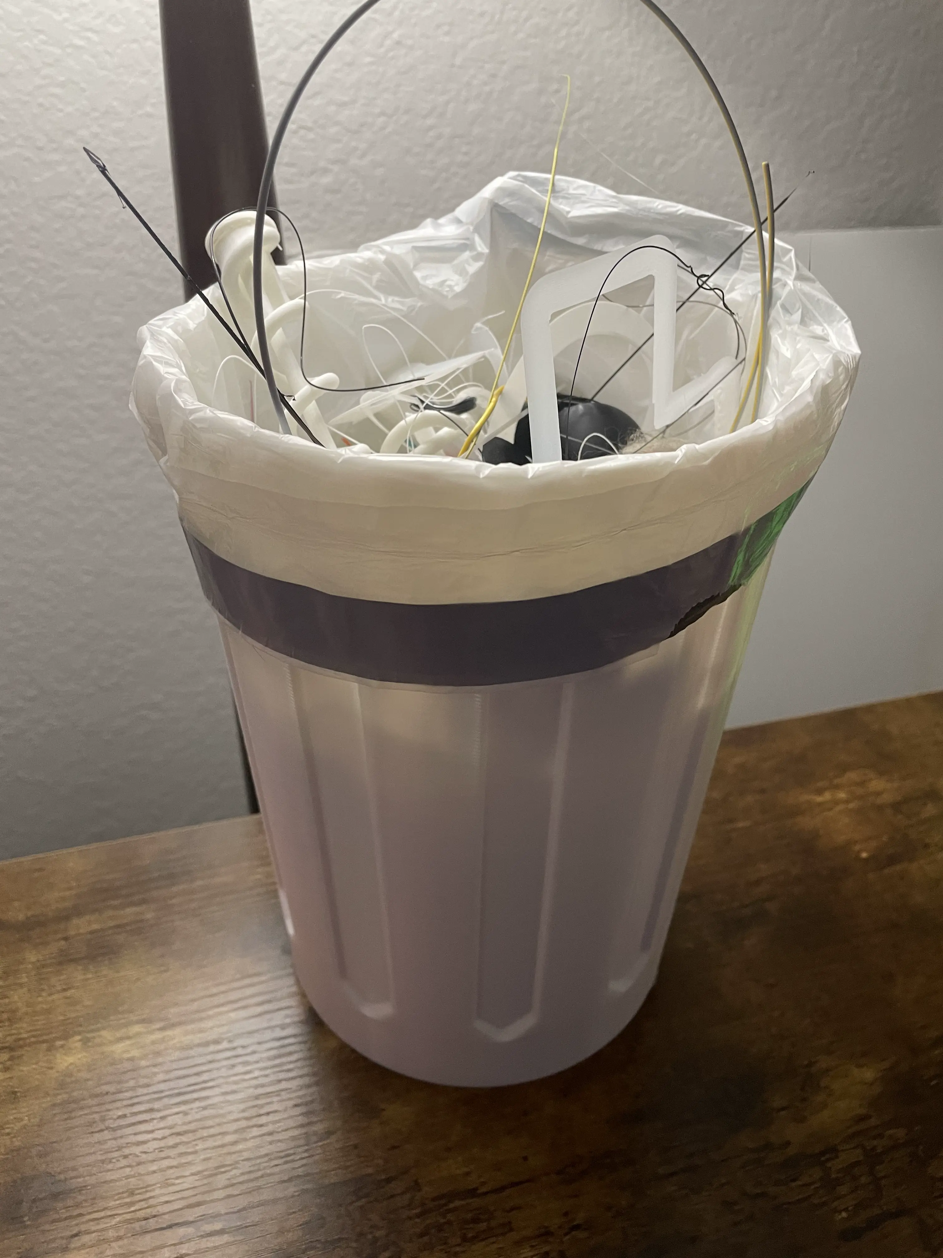 Trash Can with Lid and Handle - Office, Bedroom, Workshop