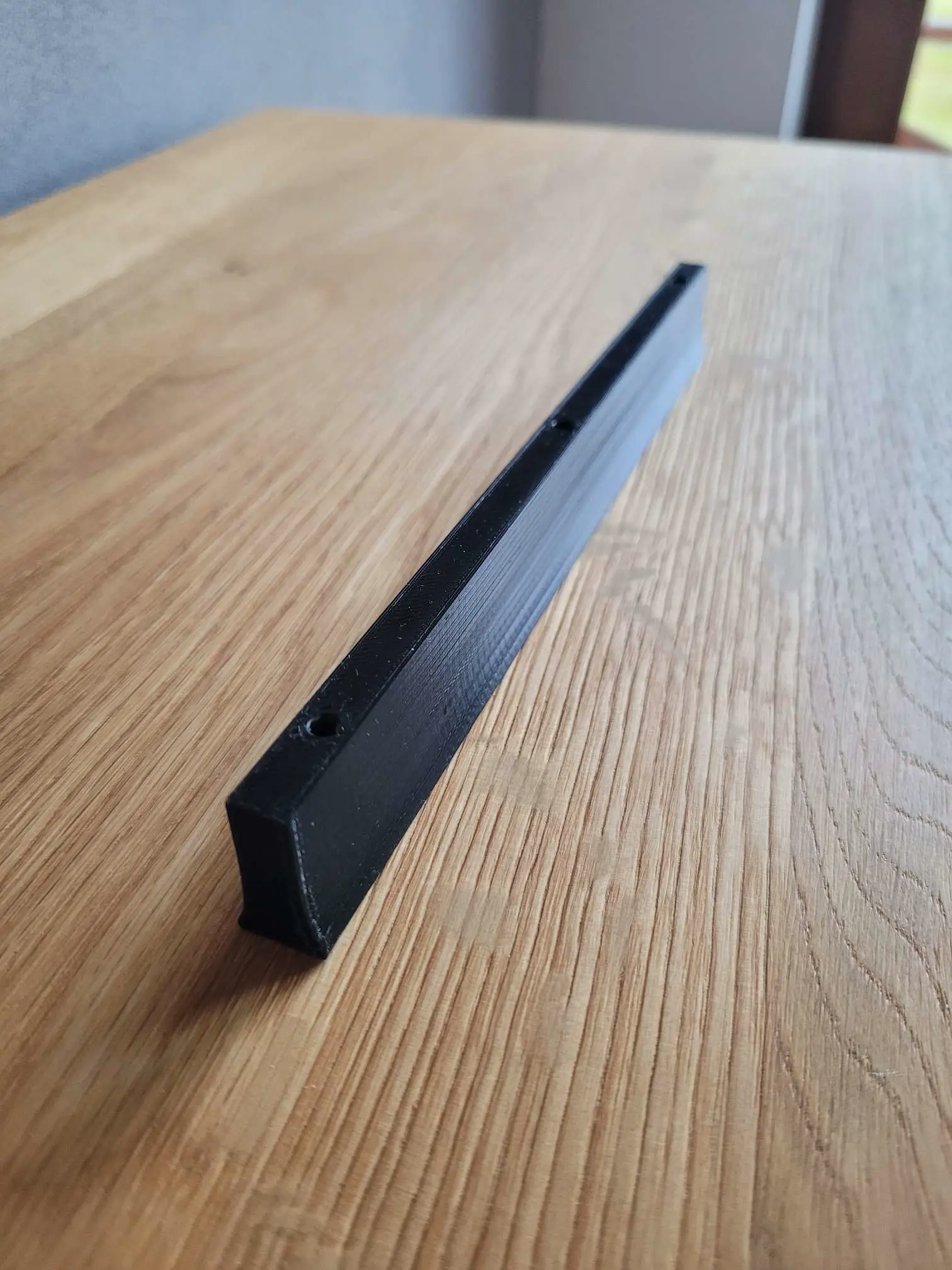 Handle for closet/wardrobe