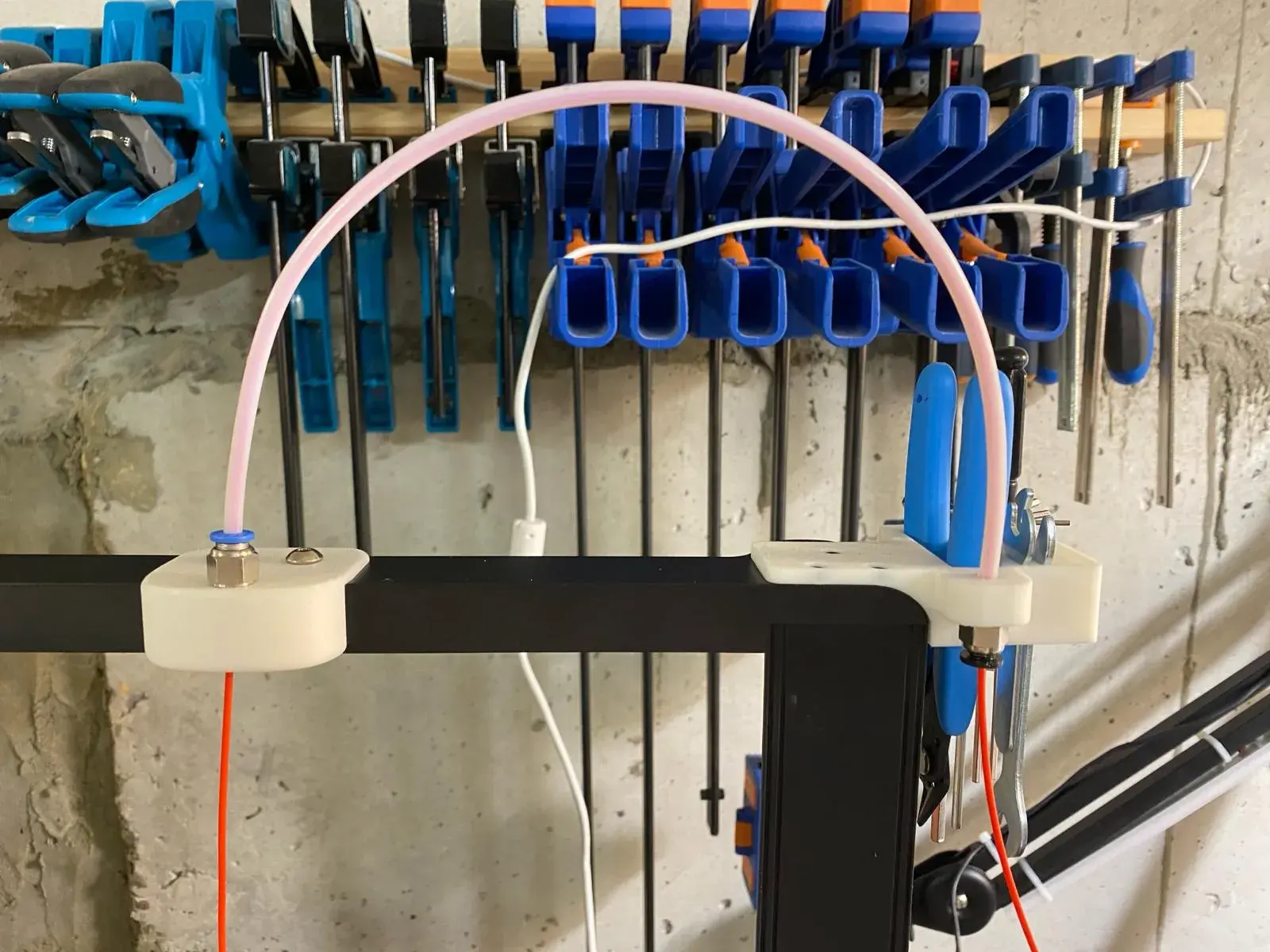 Ender V3 SE/KE Tool Holder with filament guide PC4-М10x1.5