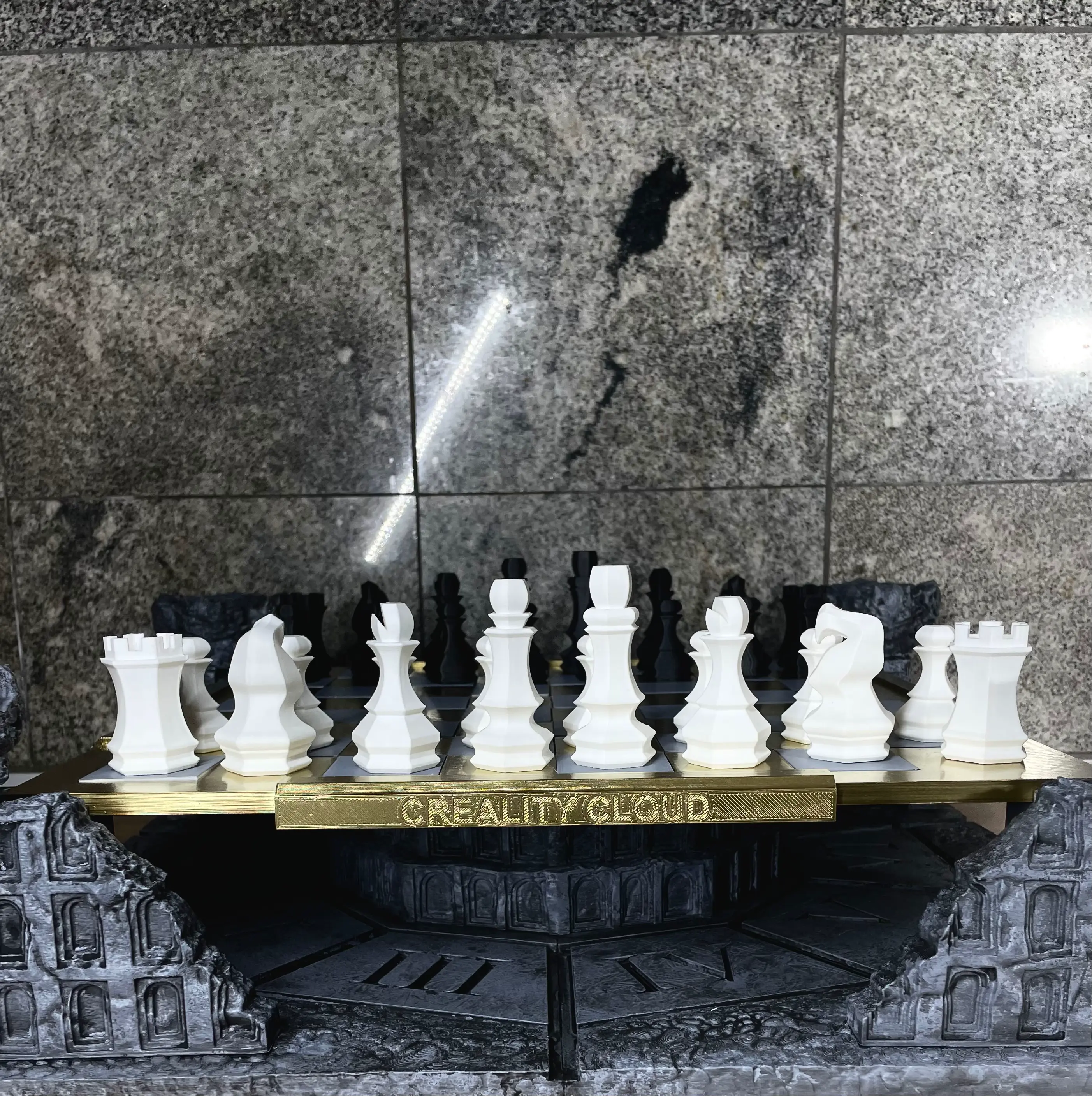 Yıkılan Kalenin Kralı - Satranç Takımı