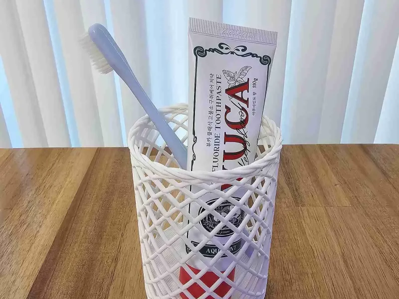 bathroom cups with a smart drainage system.