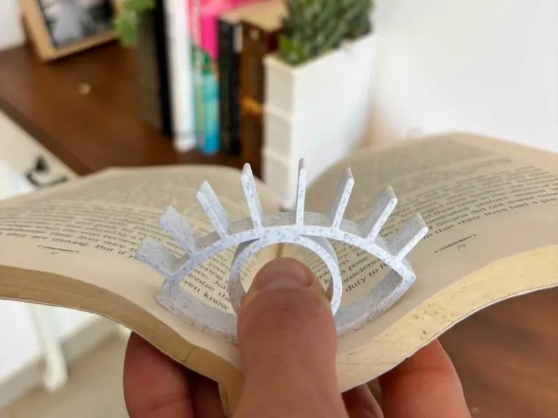 Leesring met Boze Oog + Magnetische Bladwijzer – Functioneel Boek