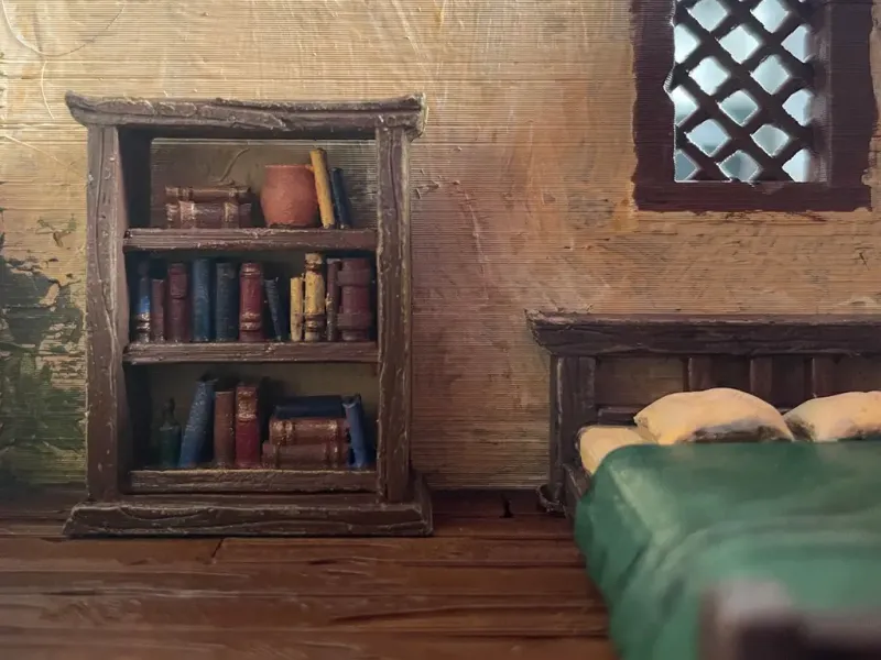 Книжная полка и шкаф