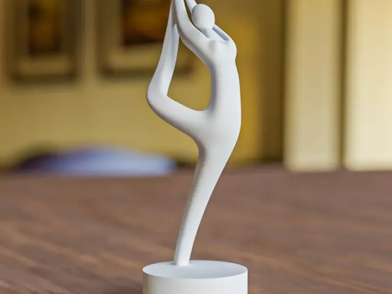 Femeie dansatoare sculptură