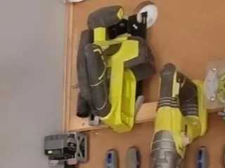 ryobi 18+ saw holder