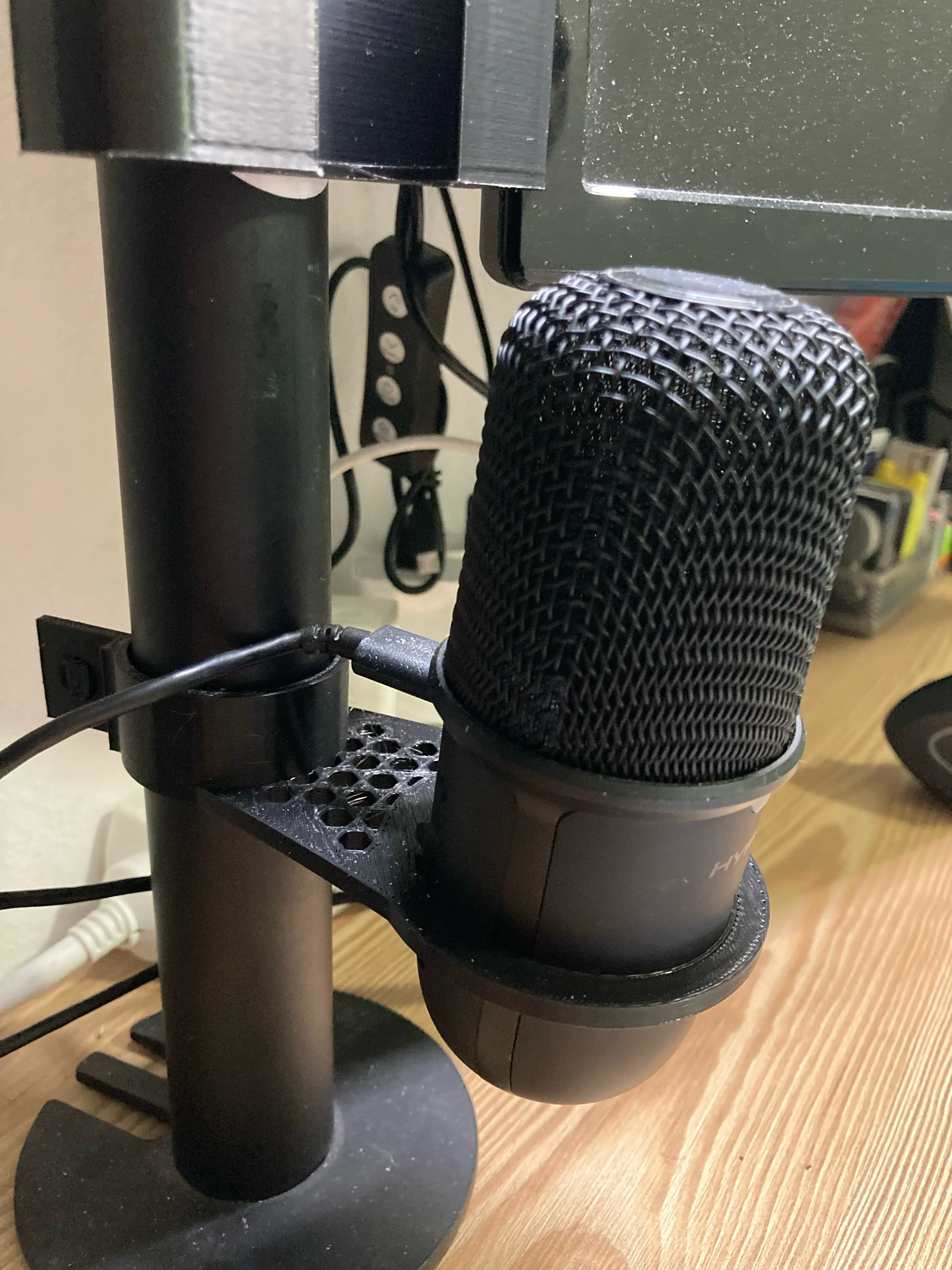HYPERX ДЕРЖАТЕЛЬ МИКРОФОНА SOLOCAST ДЛЯ BONTEC ДЕРЖАТЕЛЬ ЭКРАНА B
