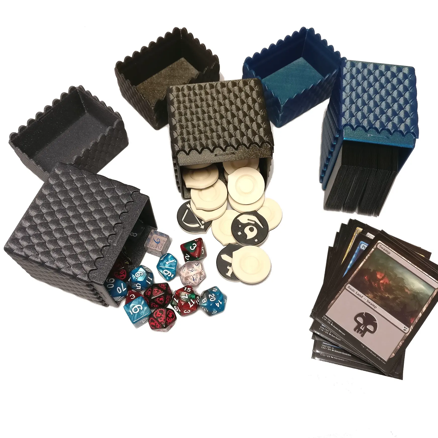 Deck box with Dragonscales for Magic the gathering or storag