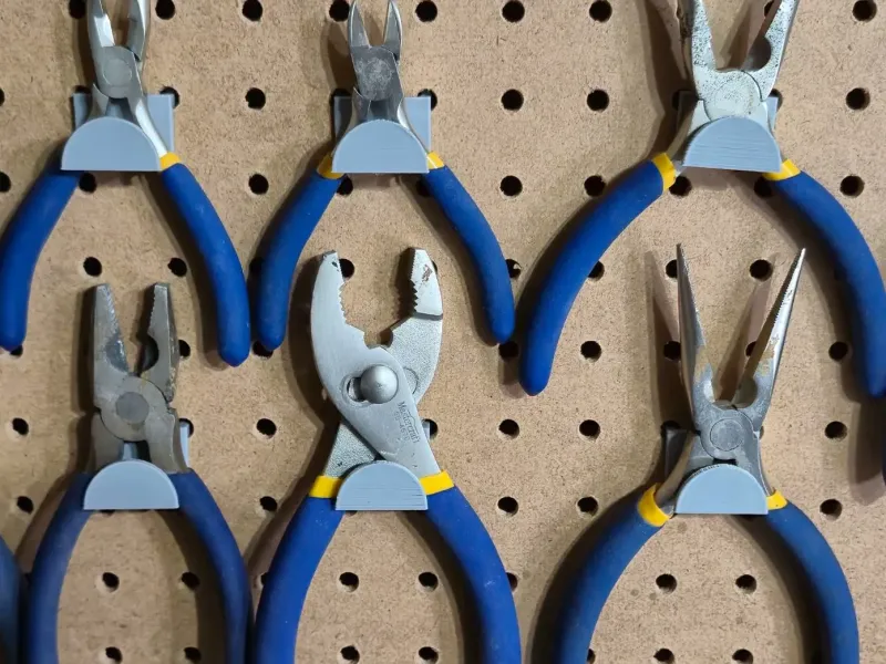 Pegboard plier support