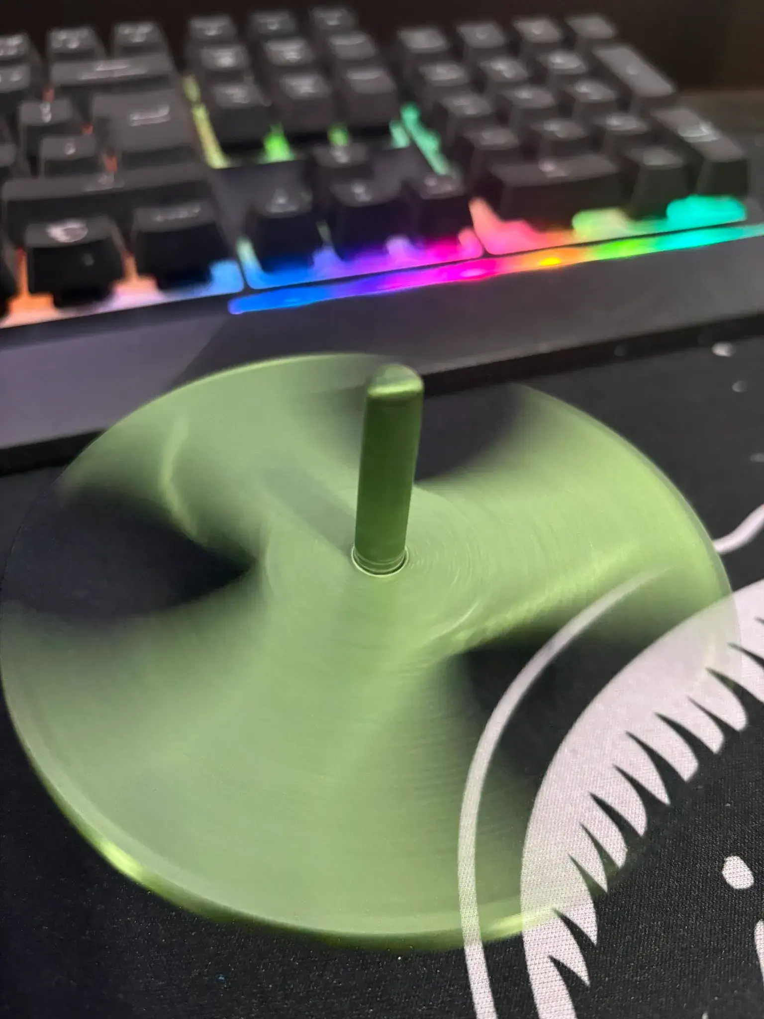 100mm spinner (spinning top)