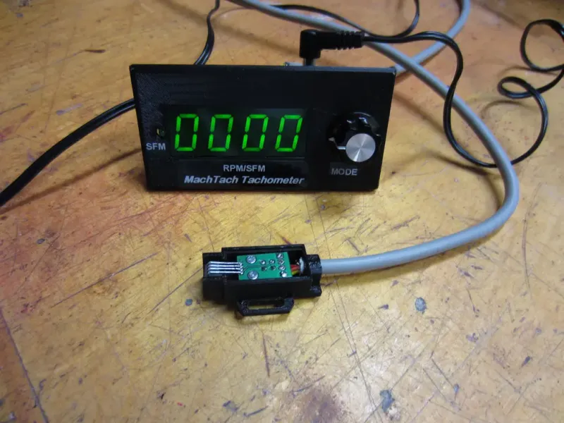 Custodia per montaggio su pannello MachTach