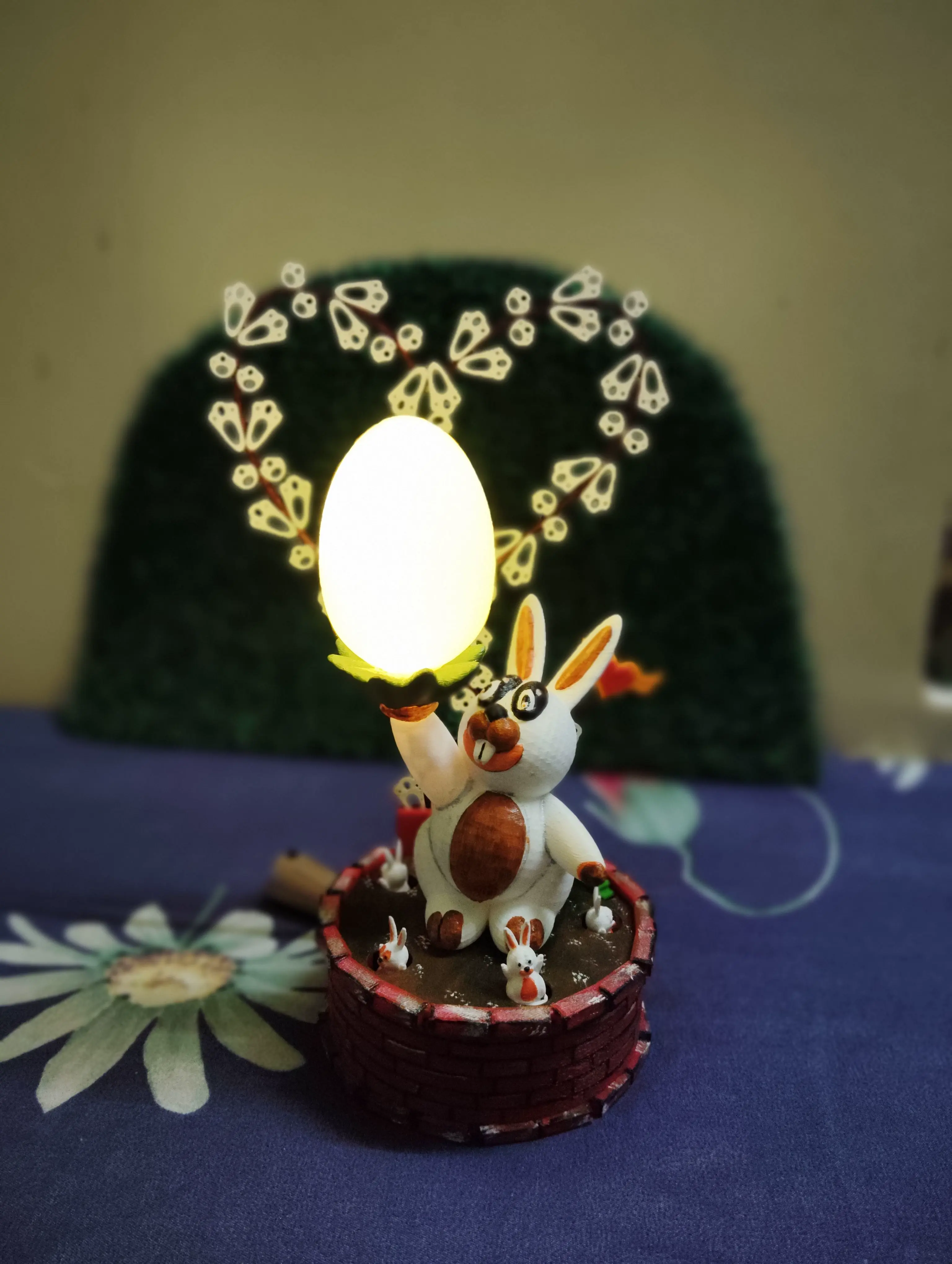 "Happy Easter Bunny Egg-Lamp"